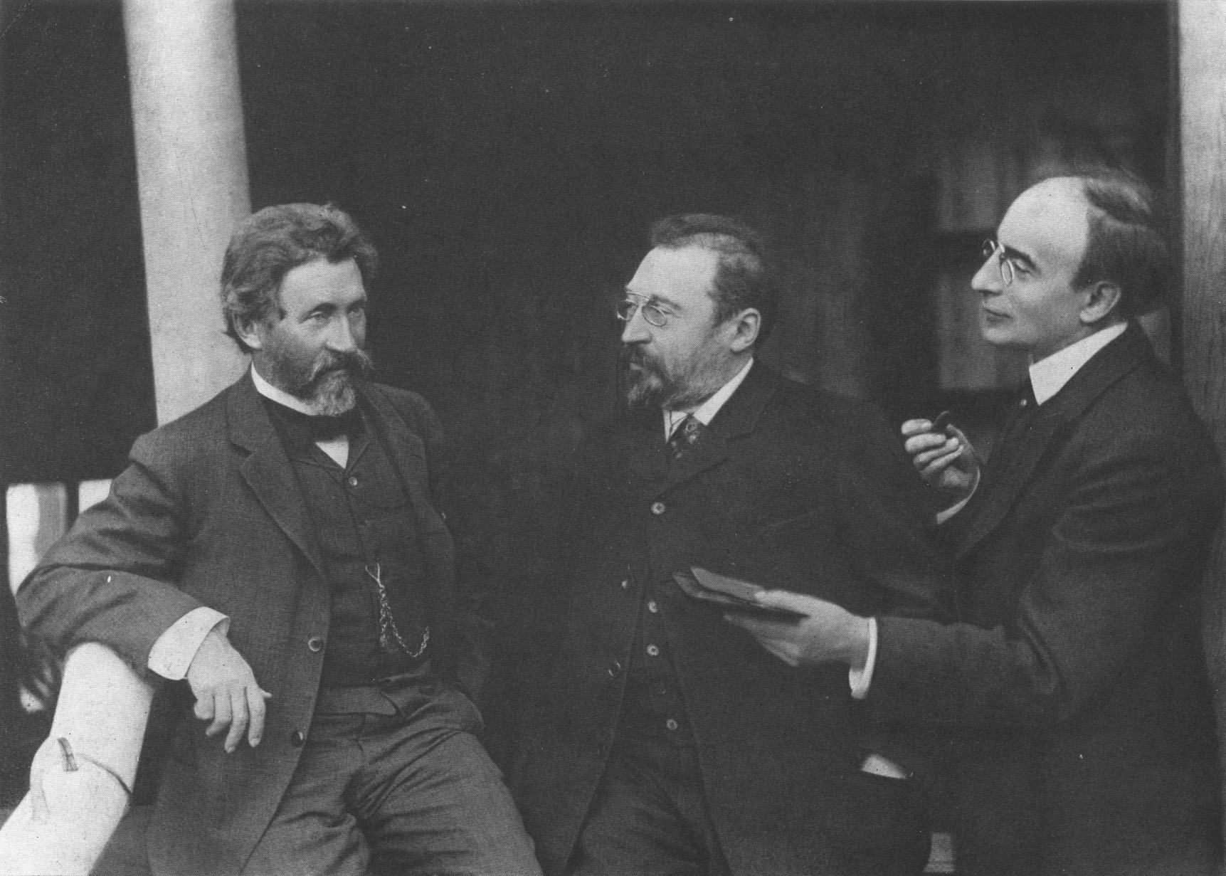 И.Е. Репин, П.П. Гнедич и Г.Г. Ге в «Пенатах». 1910-е гг.
