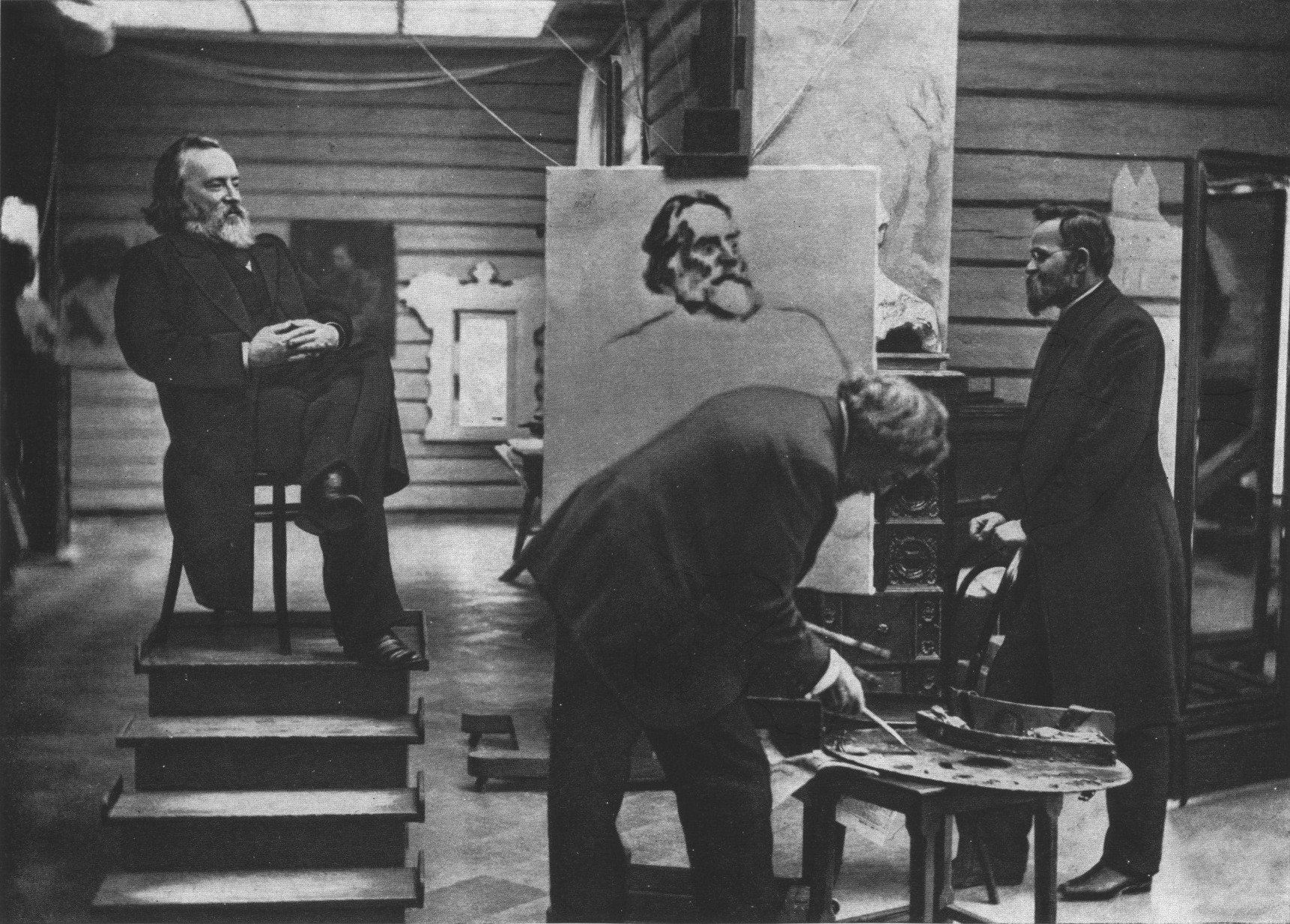 В мастерской И.Е. Репина в «Пенатах» Справа: Н.А. Морозов, Н.Е. Репин, Н.И. Кареев. 1908
