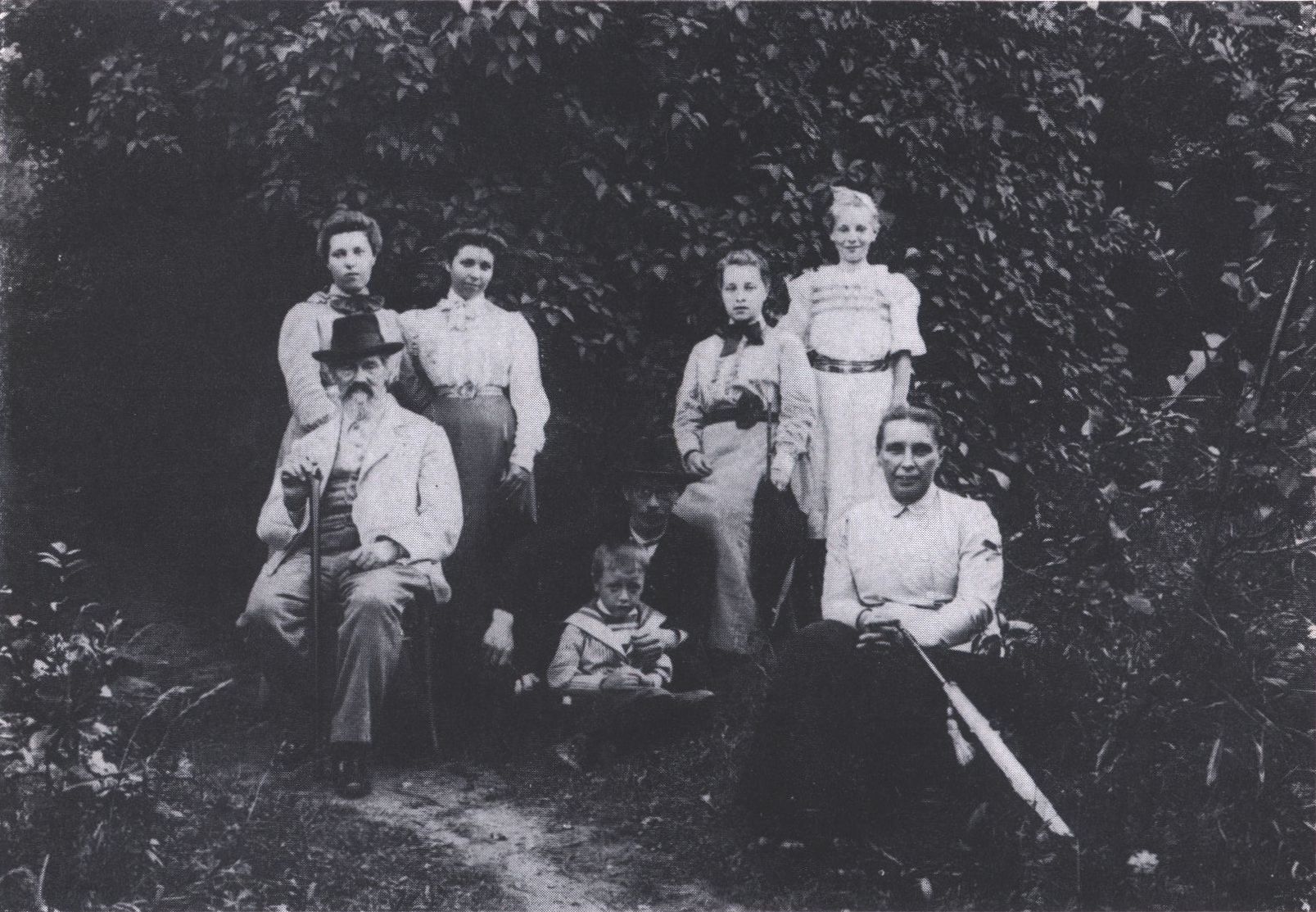 А.А. Киселев с семьей. 1890-е гг. Фотография
